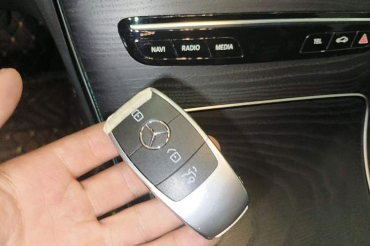 Used Mercedes-Benz C-Class 2019 Updated C 260 L Vehicle Key