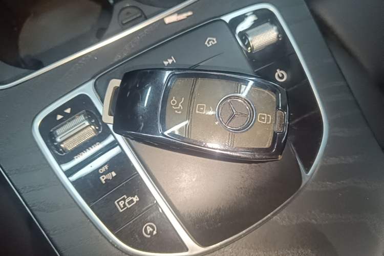 Used Mercedes-Benz C-Class 2019 Restyled C 260 L Sport Edition Vehicle Key