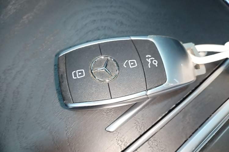 Used Mercedes-Benz C-Class 2019 Restyled C 260 L Sport Edition Vehicle Key