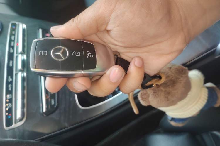 Used Mercedes-Benz C-Class 2019 Restyled C 260 L Sport Edition Vehicle Key