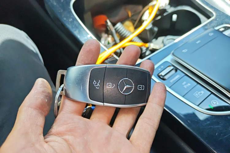 Used Mercedes-Benz C-Class 2019 C 260 Sport Edition Vehicle Key