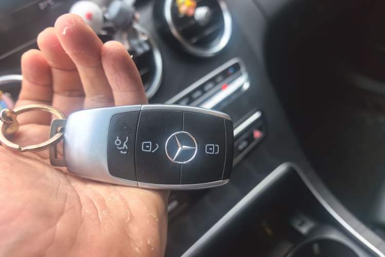 Used Mercedes-Benz C-Class 2019 Restyled C 260 L Sport Edition Vehicle Key