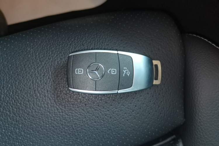 Used Mercedes-Benz C-Class 2019 C 260 L Sport Edition Vehicle Key