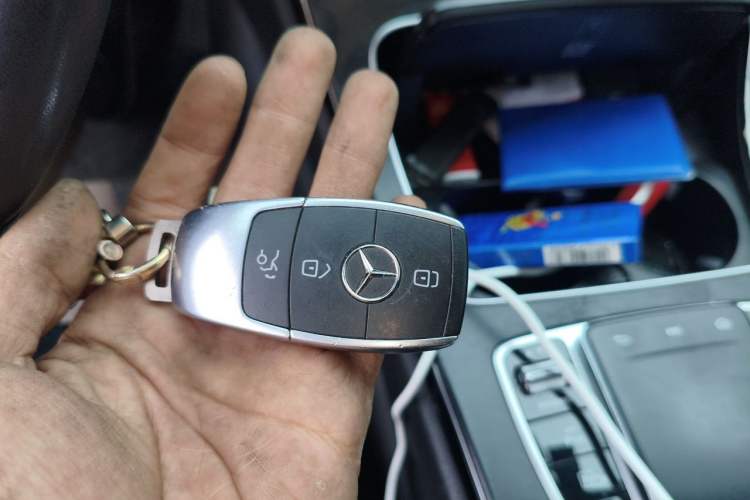 Used Mercedes-Benz C-Class 2019 Restyled C 260 L Sport Edition Vehicle Key