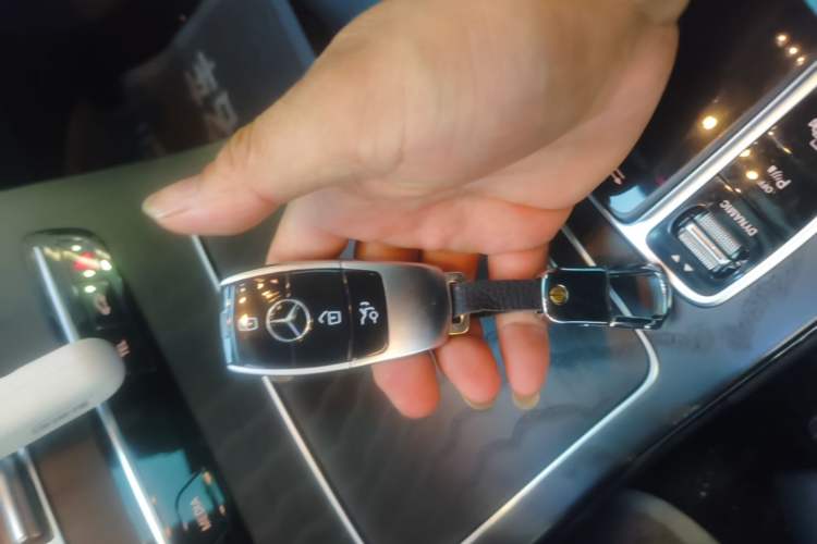 Used Mercedes-Benz C-Class 2019 Restyled C 260 L Sport Edition Vehicle Key