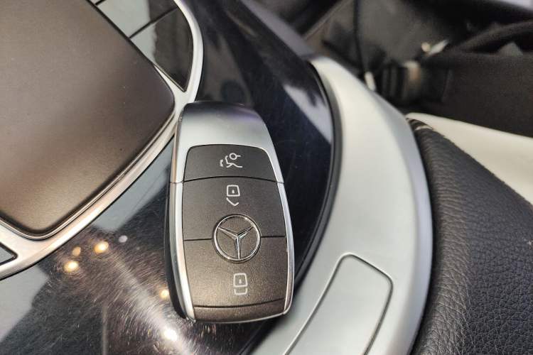 Used Mercedes-Benz C-Class 2019 C 260 Sport Edition Vehicle Key