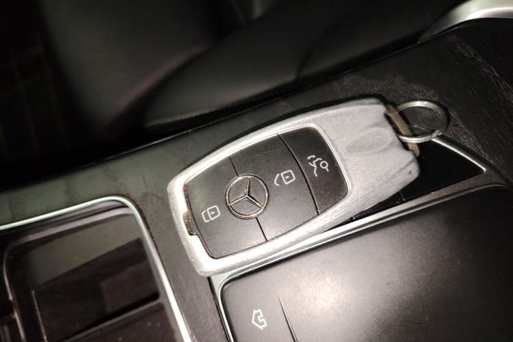Used Mercedes-Benz C-Class 2019 Restyled C 260 L Sport Edition Vehicle Key