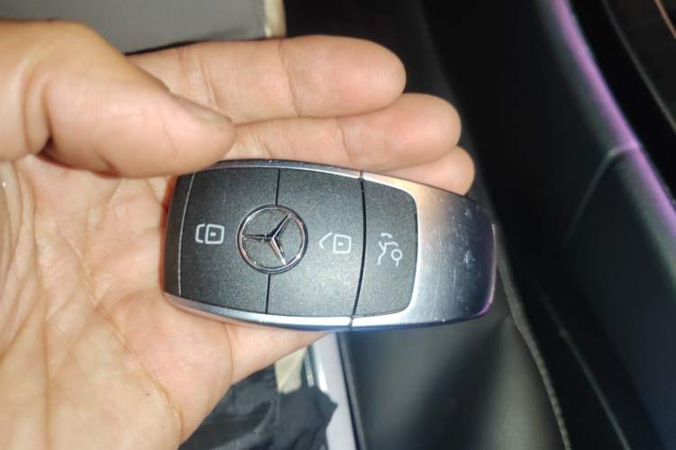 Used Mercedes-Benz C-Class 2019 Restyled C 260 L Sport Edition Vehicle Key