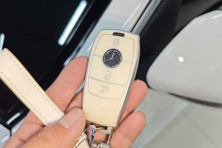 Used Mercedes-Benz C-Class 2019 C 260 L Sport Edition Vehicle Key