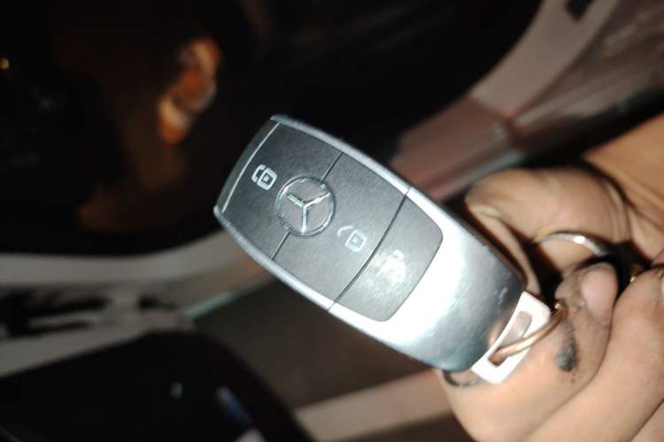 Used Mercedes-Benz C-Class 2019 Restyled C 260 L Sport Edition Vehicle Key