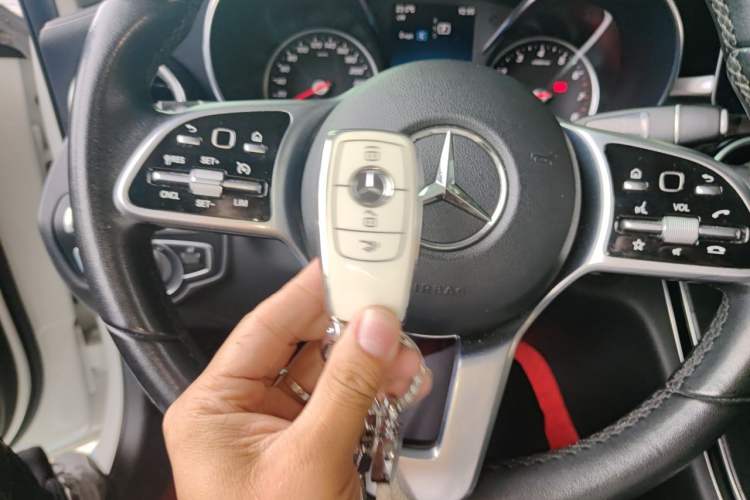 Used Mercedes-Benz C-Class 2019 C 260 L Sport Edition Vehicle Key