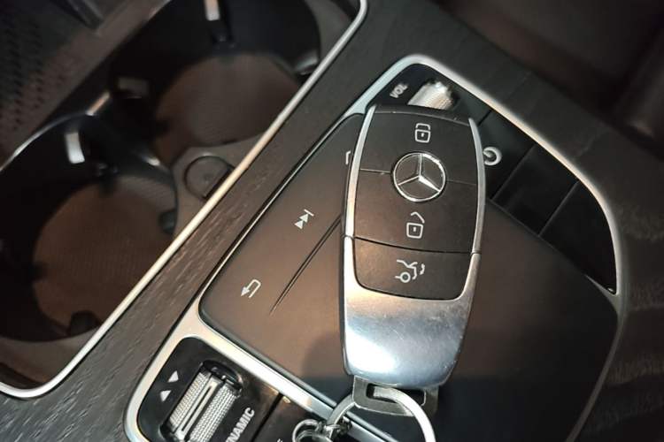 Used Mercedes-Benz C-Class 2019 Restyled C 260 L Sport Edition Vehicle Key