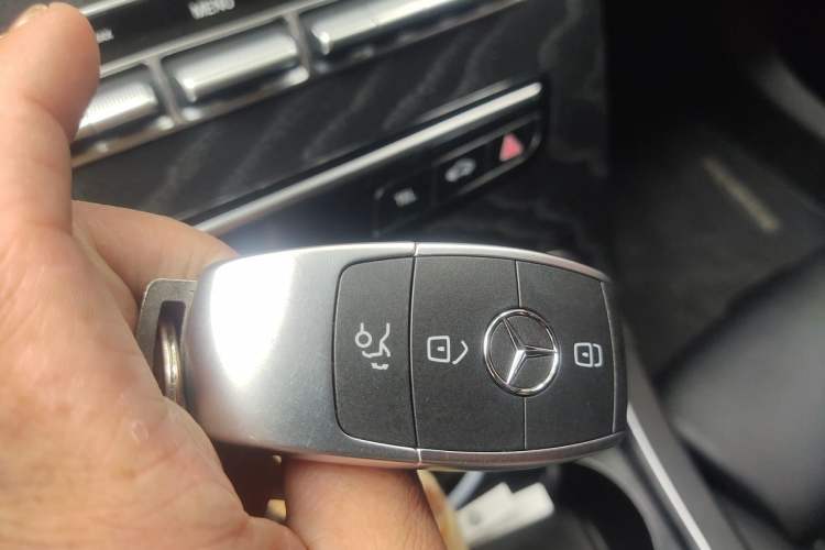 Used Mercedes-Benz C-Class 2019 Restyled C 260 L Sport Edition Vehicle Key