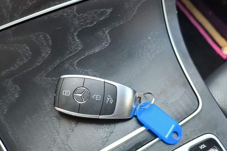 Used Mercedes-Benz C-Class 2019 C 260 L Sport Edition Vehicle Key