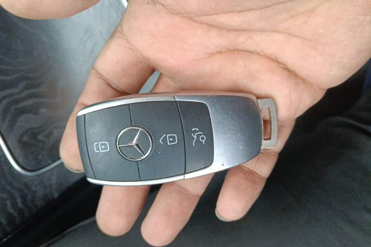 Used Mercedes-Benz C-Class 2019 C 260 L Sport Edition Vehicle Key