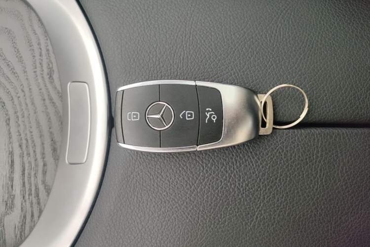 Used Mercedes-Benz C-Class 2019 Restyled C 260 L Sport Edition Vehicle Key