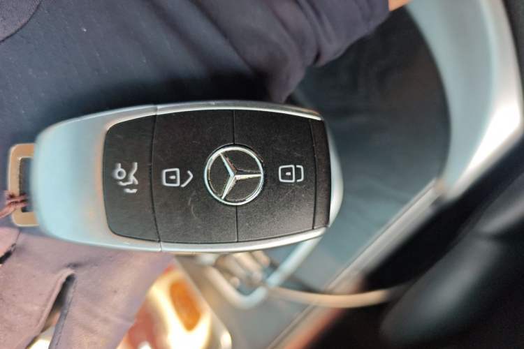 Used Mercedes-Benz C-Class 2019 C 180 L Fashion Edition Sport Version Vehicle Key