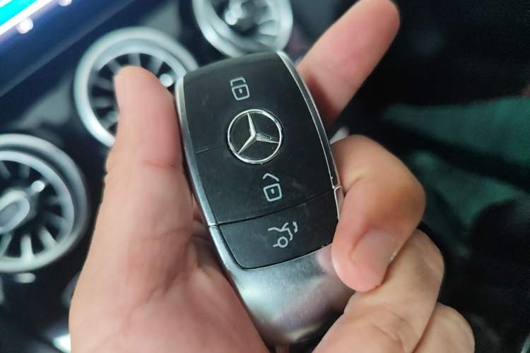 Used Mercedes-Benz C-Class 2019 C 260 Sport Edition Vehicle Key