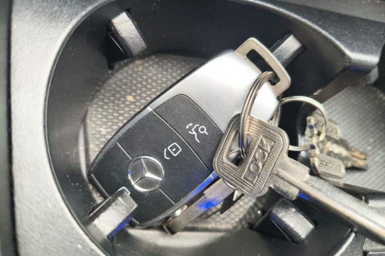 Used Mercedes-Benz C-Class 2019 Restyled C 260 L Sport Edition Vehicle Key