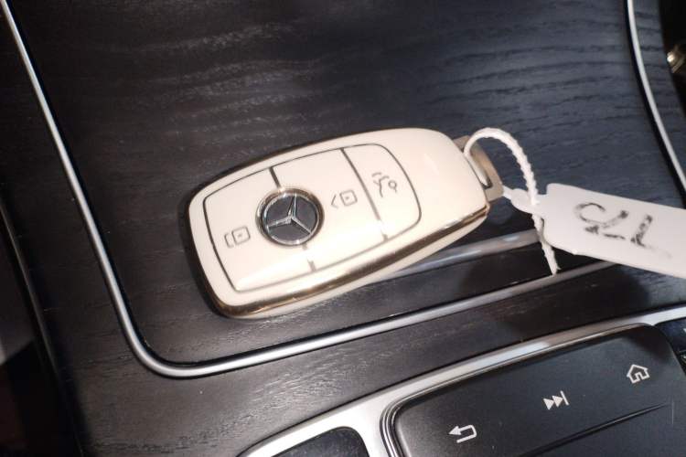 Used Mercedes-Benz C-Class 2019 C 260 L Sport Edition Vehicle Key