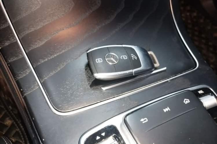 Used Mercedes-Benz C-Class 2019 C 260 L Sport Edition Vehicle Key