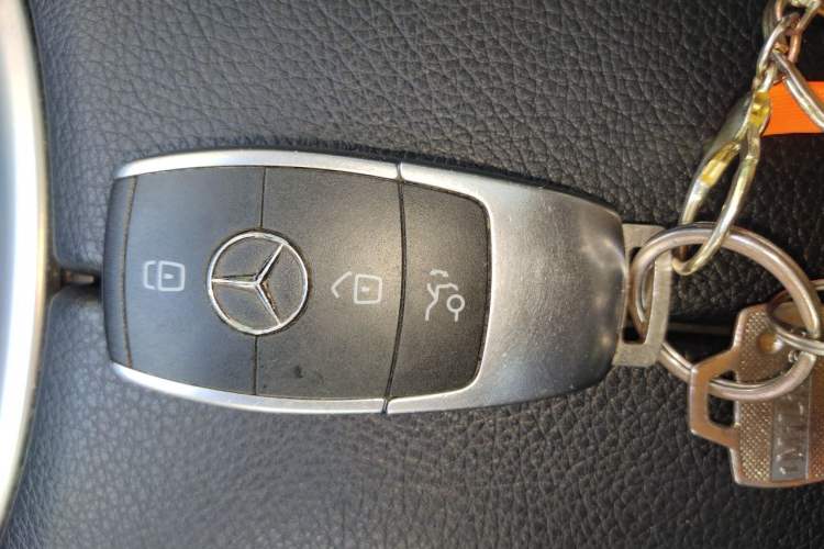 Used Mercedes-Benz C-Class 2019 C 180 L Fashion Edition Sport Version Vehicle Key