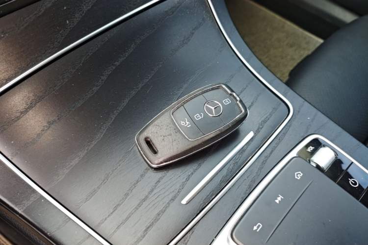 Used Mercedes-Benz C-Class 2019 Restyled C 260 L Sport Edition Vehicle Key