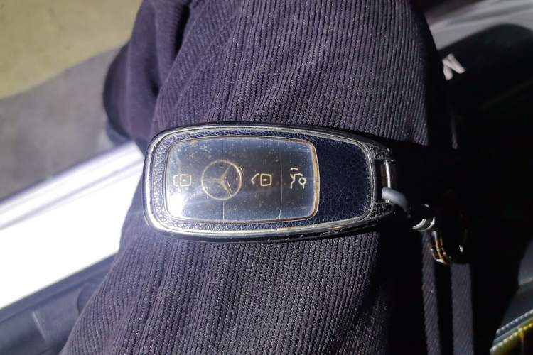 Used Mercedes-Benz C-Class 2019 C 260 L Sport Edition Vehicle Key