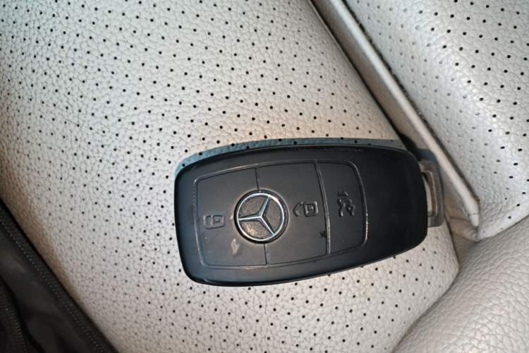 Used Mercedes-Benz C-Class 2019 C 260 L Sport Edition Vehicle Key