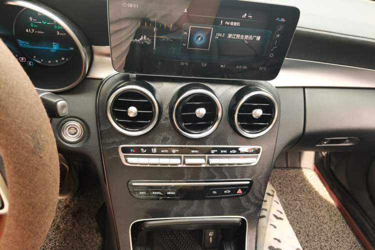 Used Mercedes-Benz C-Class 2019 Restyled C 260 L Sport Edition Audio And AC Panel
