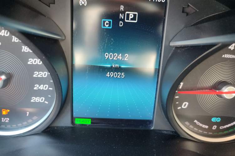 Used Mercedes-Benz C-Class 2019 C 260 Sport Edition Odometer Close Up
