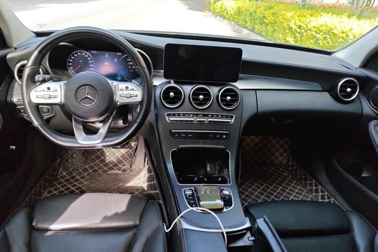 Used Mercedes-Benz C-Class 2020 Restyled C 200 L Fashion Edition Sport Version Center Console