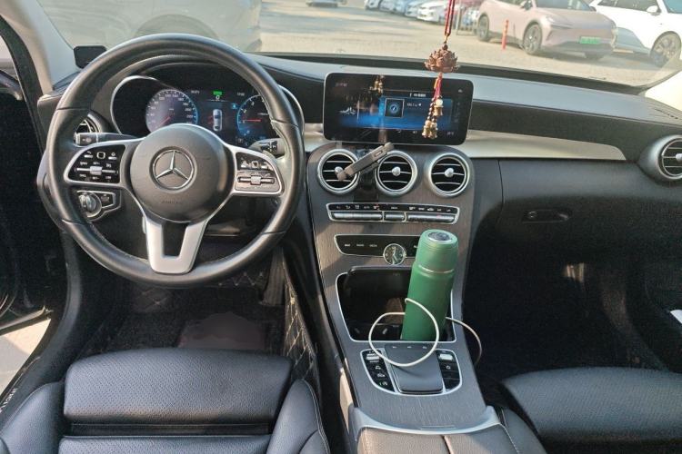 Used Mercedes-Benz C-Class 2020 C 260 L Center Console