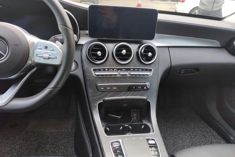 Used Mercedes-Benz C-Class 2020 C 260 L Sport Edition Center Console