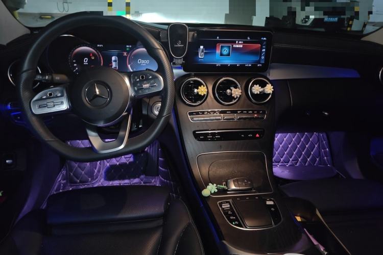Used Mercedes-Benz C-Class 2020 Restyled C 200 L Dynamic Sports Edition Center Console
