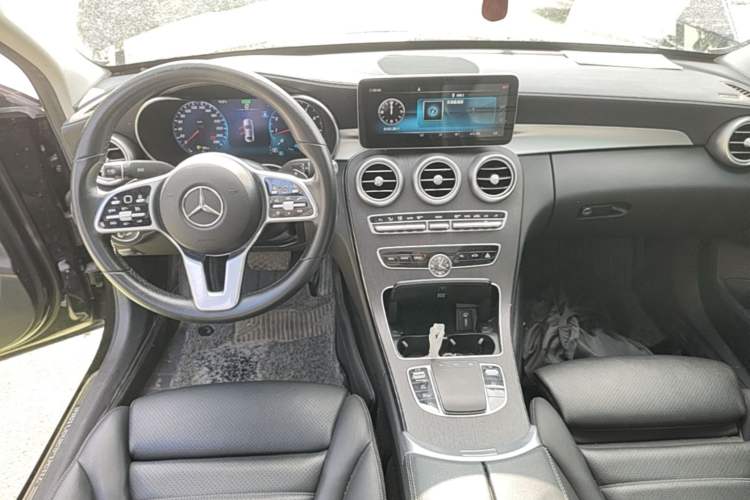 Used Mercedes-Benz C-Class 2020 C 260 L Center Console