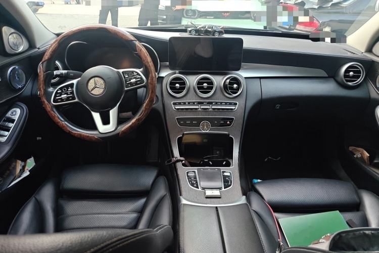 Used Mercedes-Benz C-Class 2020 Facelift C 260 L Center Console