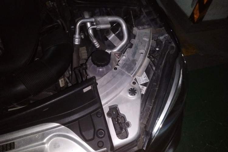 Used Mercedes-Benz C-Class 2020 C 260 L Sport Edition Engine Bay Left