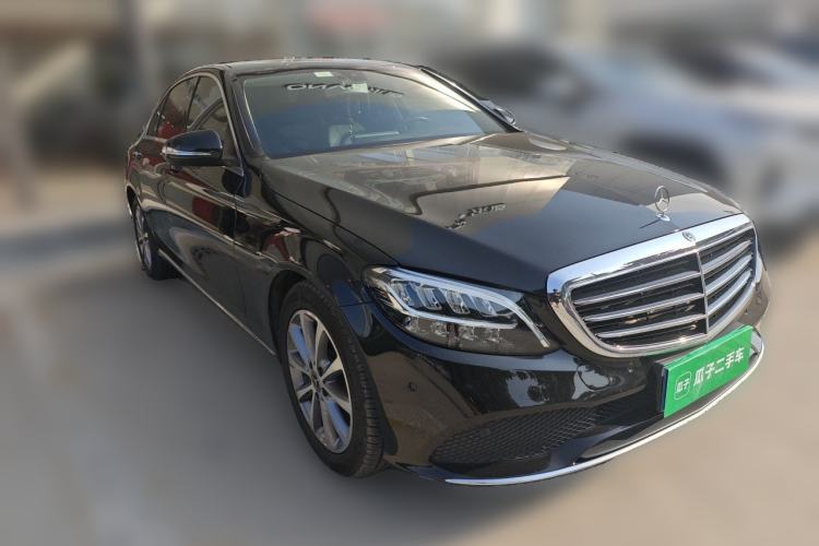 Used Mercedes-Benz C-Class 2020 C 260 L Front Right 45 Deg