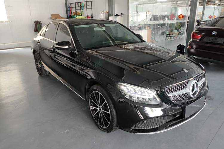 Used Mercedes-Benz C-Class 2020 C 260 L 4MATIC Front Right 45 Deg