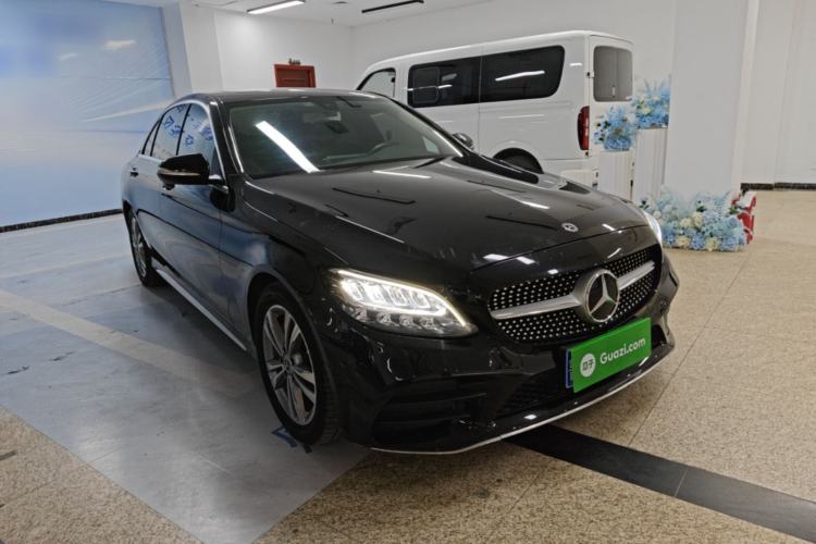 Used Mercedes-Benz C-Class 2020 C 200 L Fashion Edition Sport Version Front Right 45 Deg