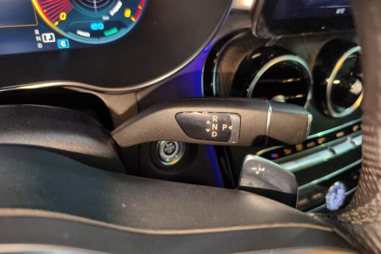 Used Mercedes-Benz C-Class 2020 Restyled C 260 L Sport Edition Gear Lever