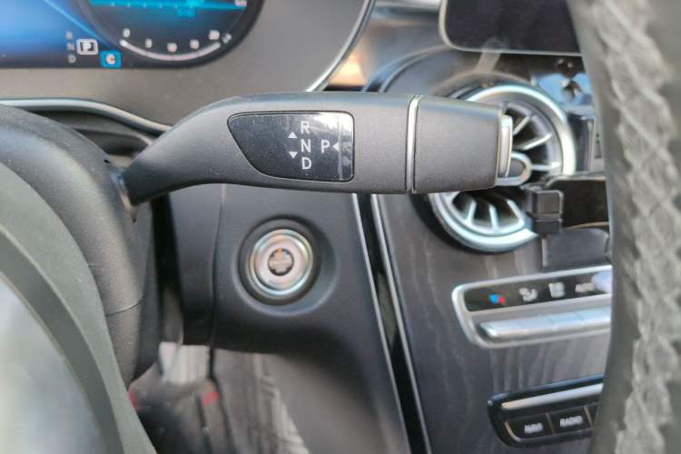 Used Mercedes-Benz C-Class 2020 Restyled C 200 L Dynamic Sports Edition Gear Lever