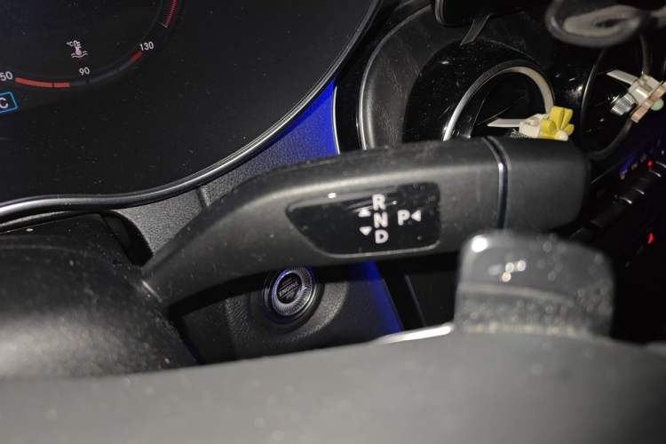Used Mercedes-Benz C-Class 2020 Restyled C 200 L Dynamic Sports Edition Gear Lever