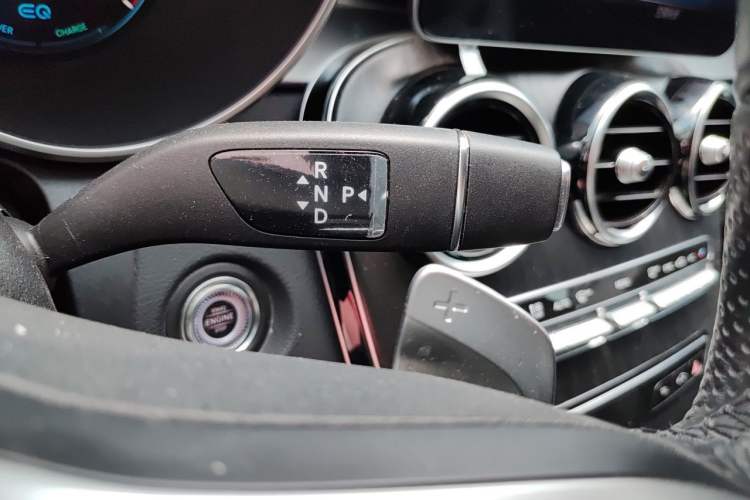 Used Mercedes-Benz C-Class 2020 Restyled C 260 L Sport Edition Gear Lever