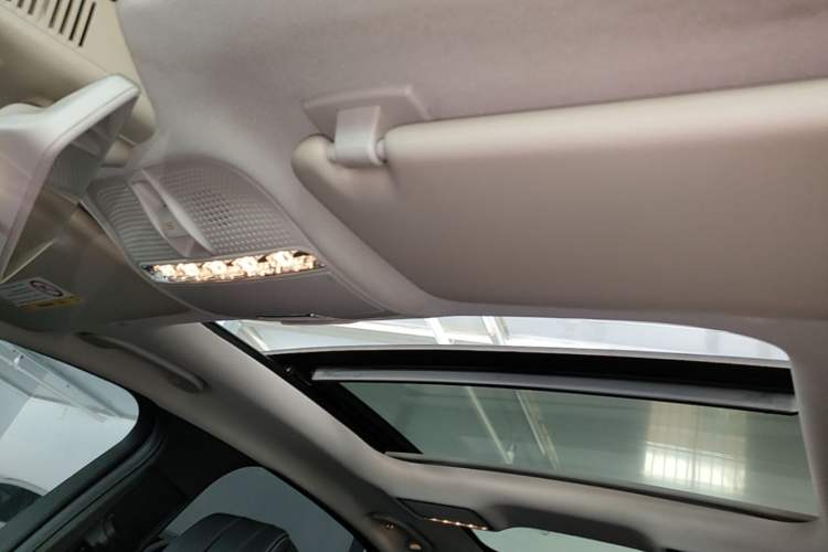 Used Mercedes-Benz C-Class 2020 C 260 L 4MATIC Headliner