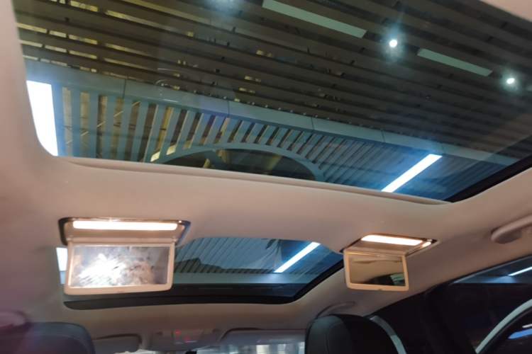 Used Mercedes-Benz C-Class 2020 C 260 L Headliner