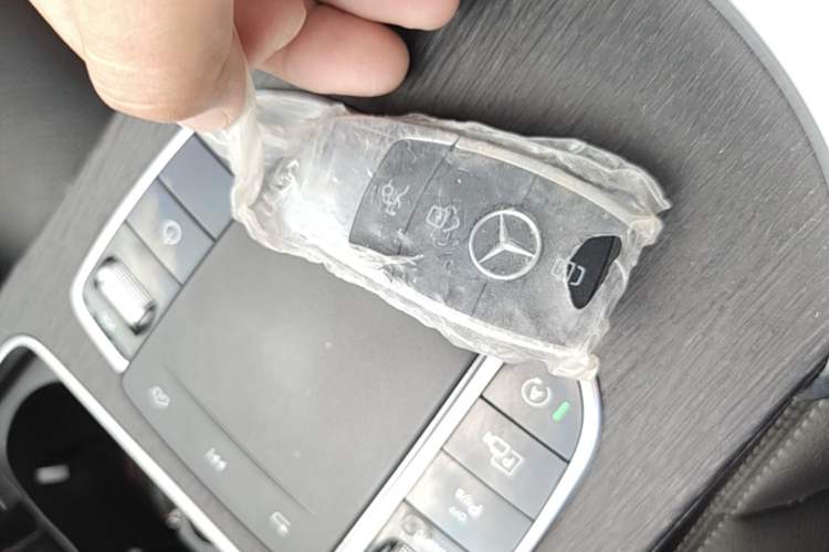 Used Mercedes-Benz C-Class 2020 C 260 L Interior 1