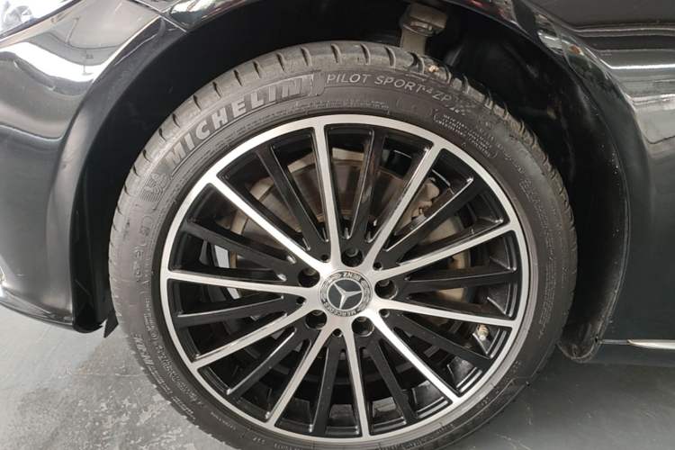 Used Mercedes-Benz C-Class 2020 C 260 L 4MATIC Left Front Wheel Hub