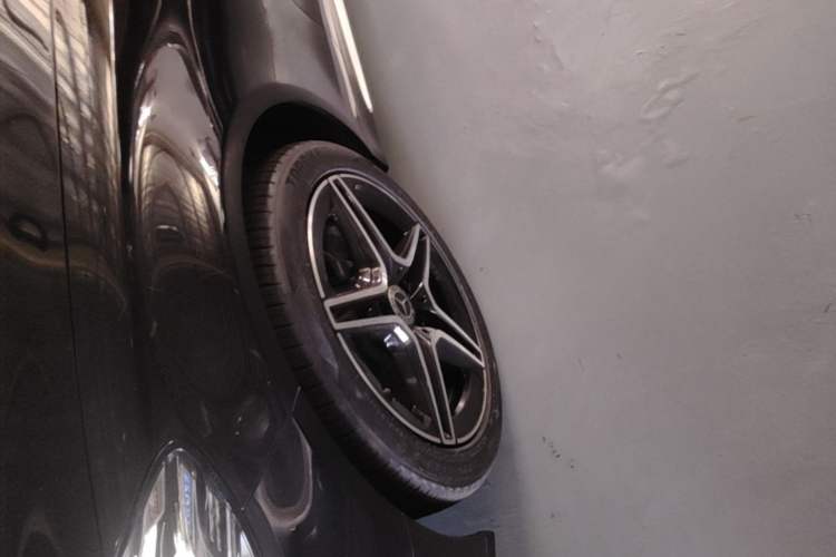 Used Mercedes-Benz C-Class 2020 Restyled C 260 L Sport Edition Left Front Wheel Hub